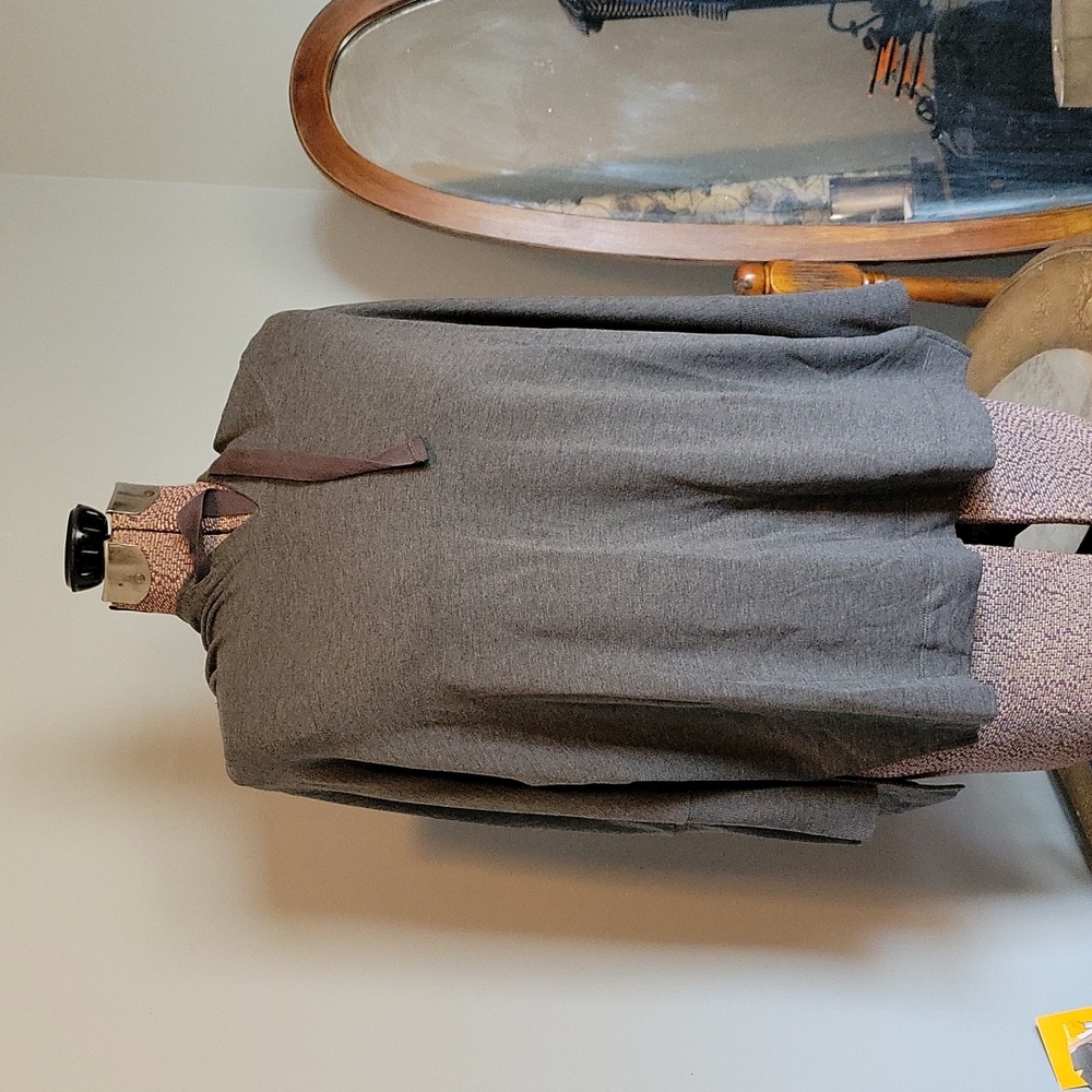 Gray hoodie with 3/4 length sleeves